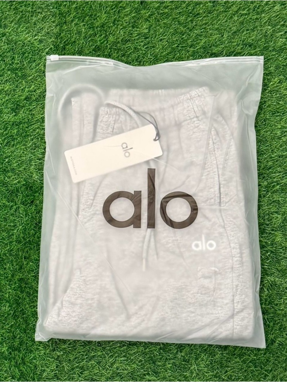 ALO Yoga Light Gray Jogger Pants PLEASE OFFER